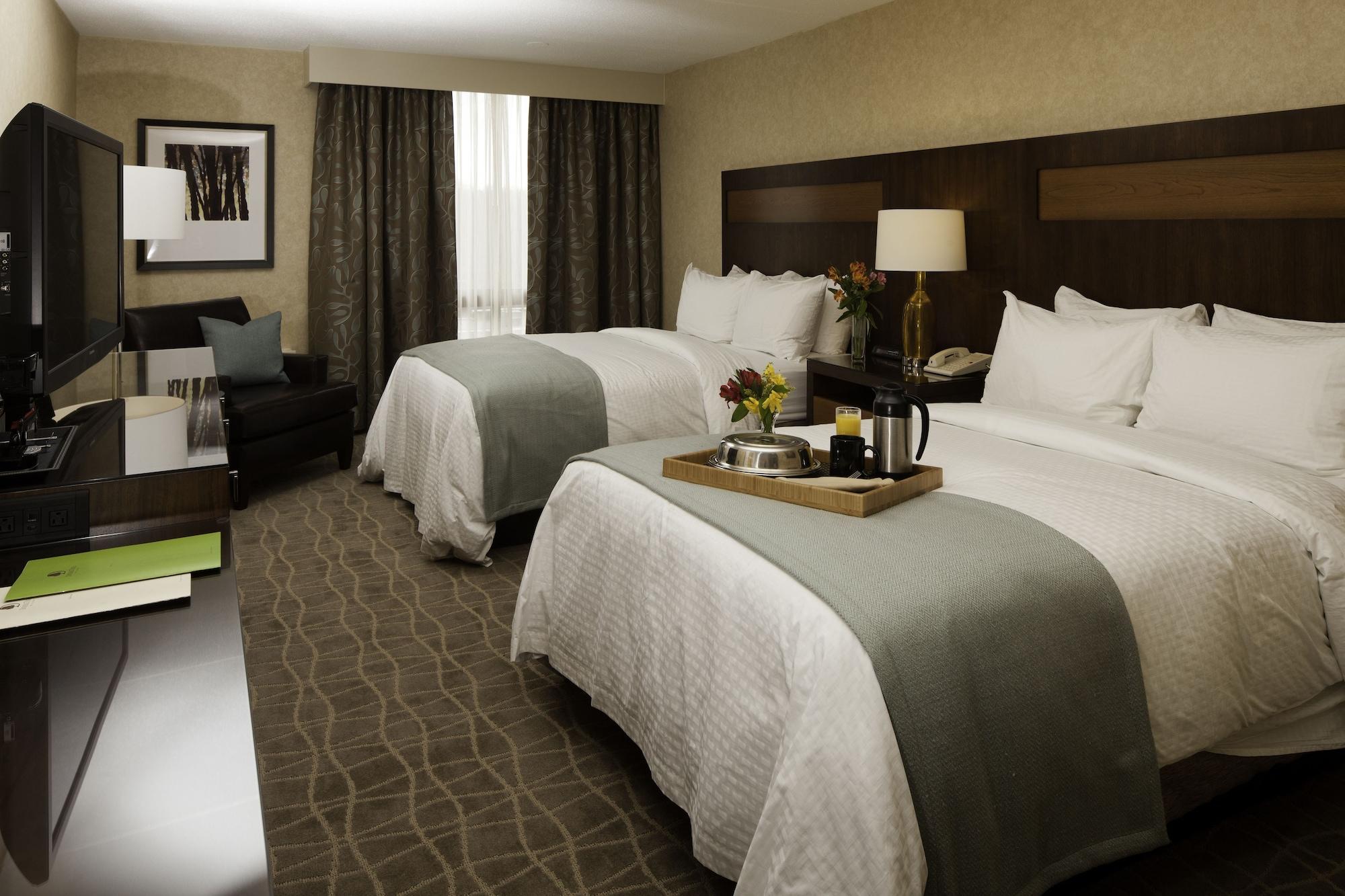 Отель Doubletree By Hilton Pittsburgh-Green Tree Номер фото